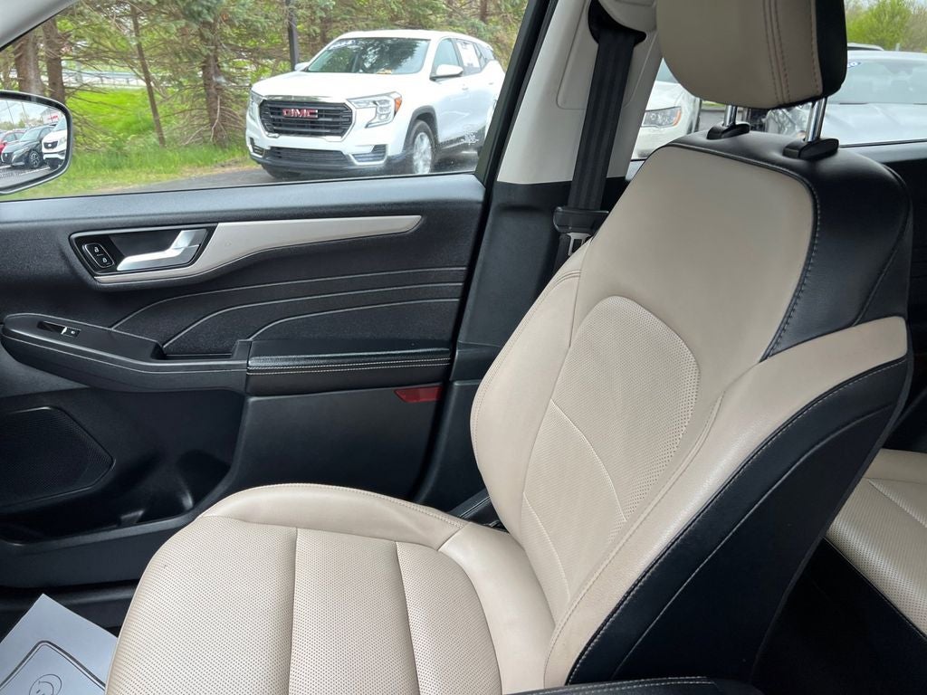 2021 Ford Escape SEL