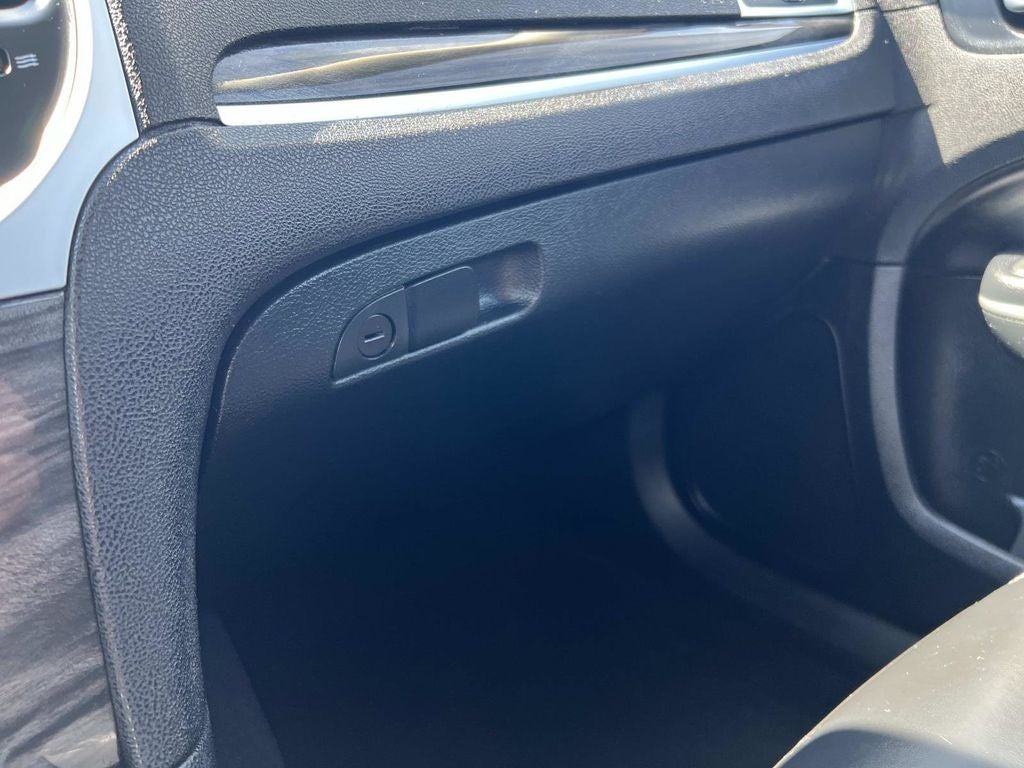 2022 Chrysler 300 Touring