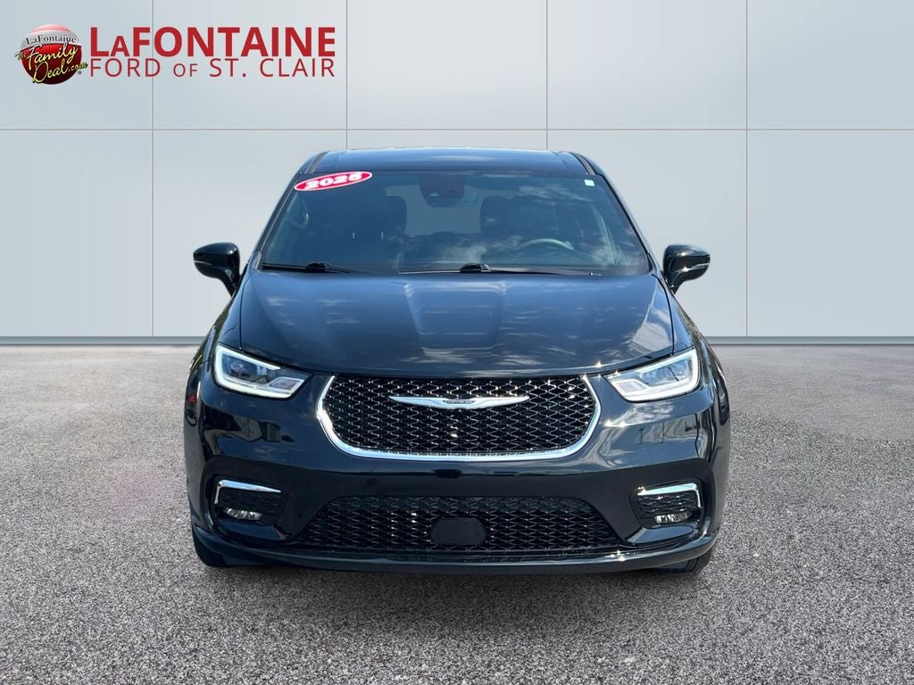 2025 Chrysler Pacifica Select