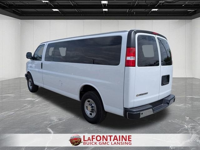 2024 Chevrolet Express Passenger 3500 1LT