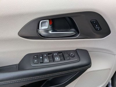 2022 Chrysler Pacifica Hybrid Touring L