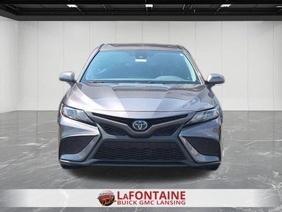 2022 Toyota Camry SE Hybrid