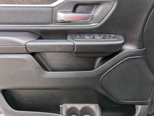2020 RAM 1500 Big Horn Crew Cab 4x4 5'7" Box