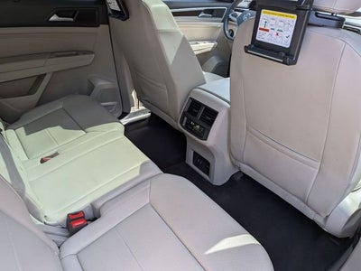 2022 Volkswagen Atlas 3.6L V6 SE w/Technology