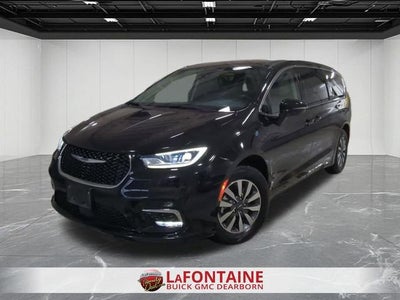 2024 Chrysler Pacifica Hybrid Select