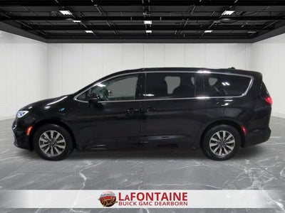 2024 Chrysler Pacifica Hybrid Select