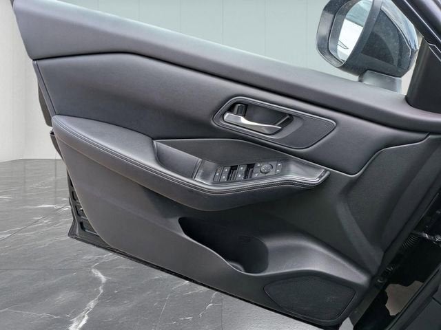 2025 Nissan Rogue SV FWD