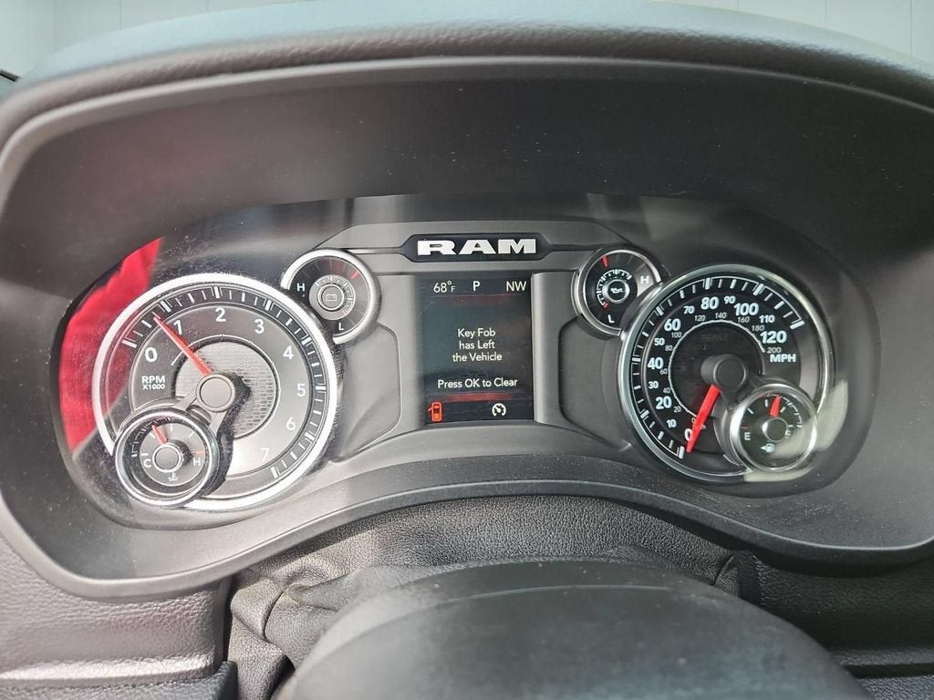 2021 RAM 1500 Big Horn Crew Cab 4x4 5'7" Box