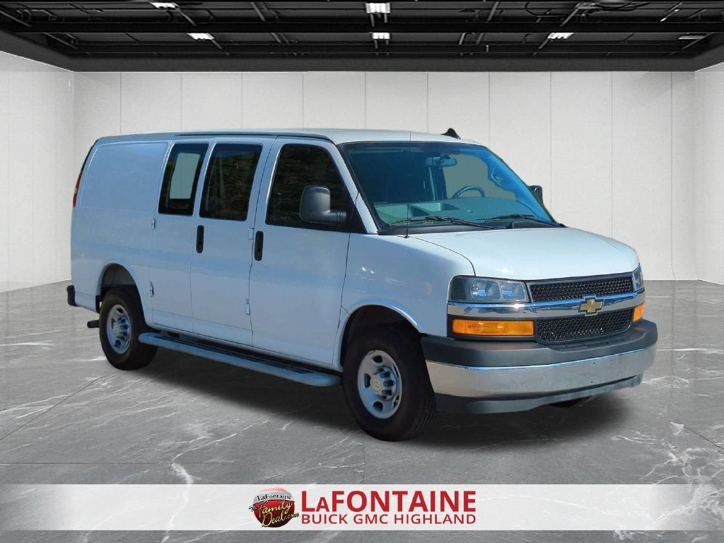 2025 Chevrolet Express Cargo WT