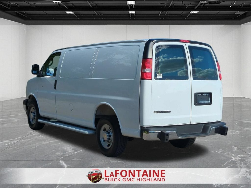 2025 Chevrolet Express Cargo WT