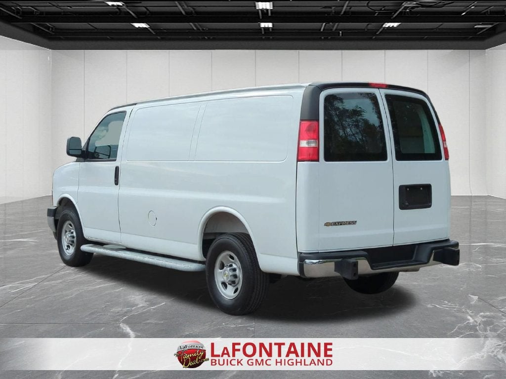 2025 Chevrolet Express Cargo WT