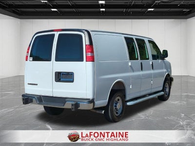 2025 Chevrolet Express Cargo WT