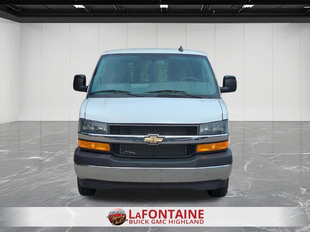 2025 Chevrolet Express Cargo WT