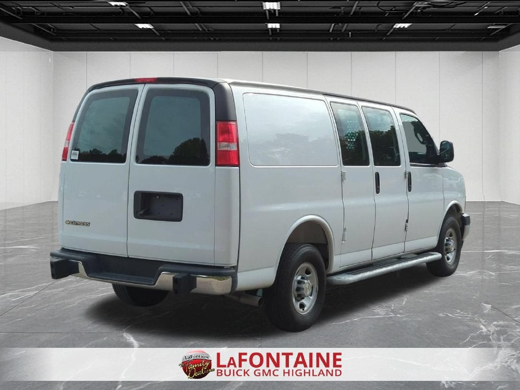 2025 Chevrolet Express Cargo WT