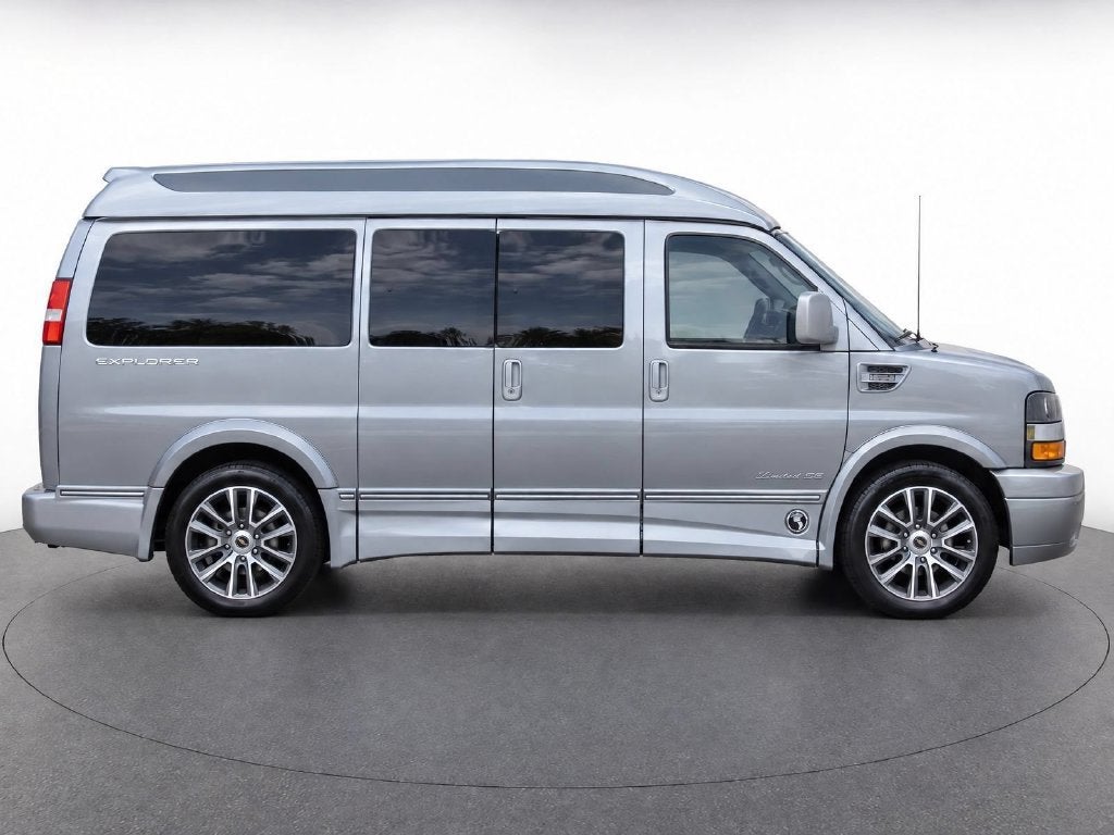 2021 GMC Savana Passenger 2500 LS