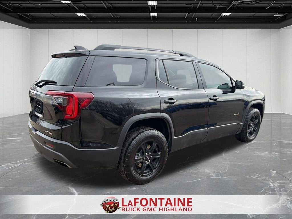 2023 GMC Acadia AT4