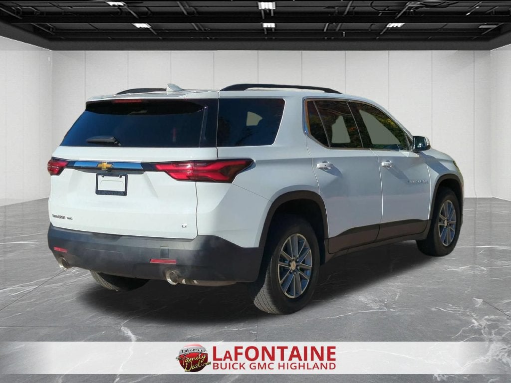 2023 Chevrolet Traverse LT Cloth