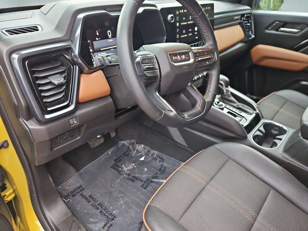 2023 GMC Canyon 4WD AT4