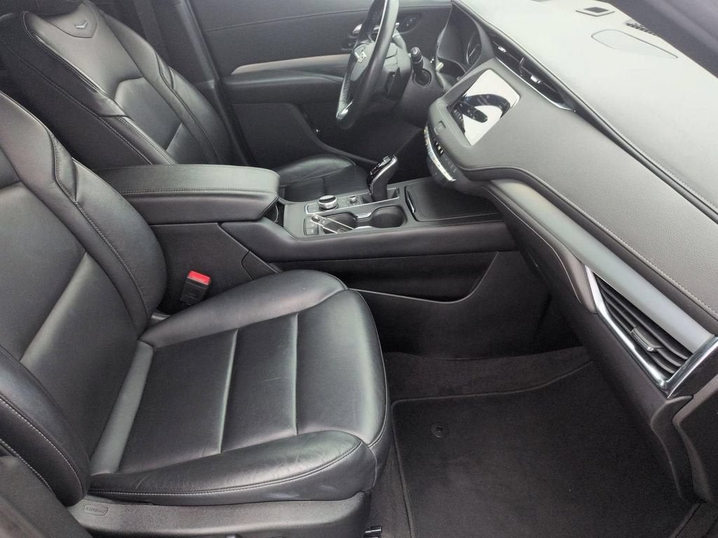 2023 Cadillac XT4 FWD Premium Luxury