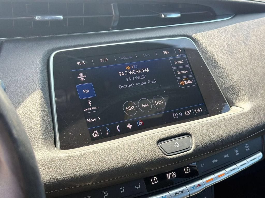 2023 Cadillac XT4 AWD Premium Luxury
