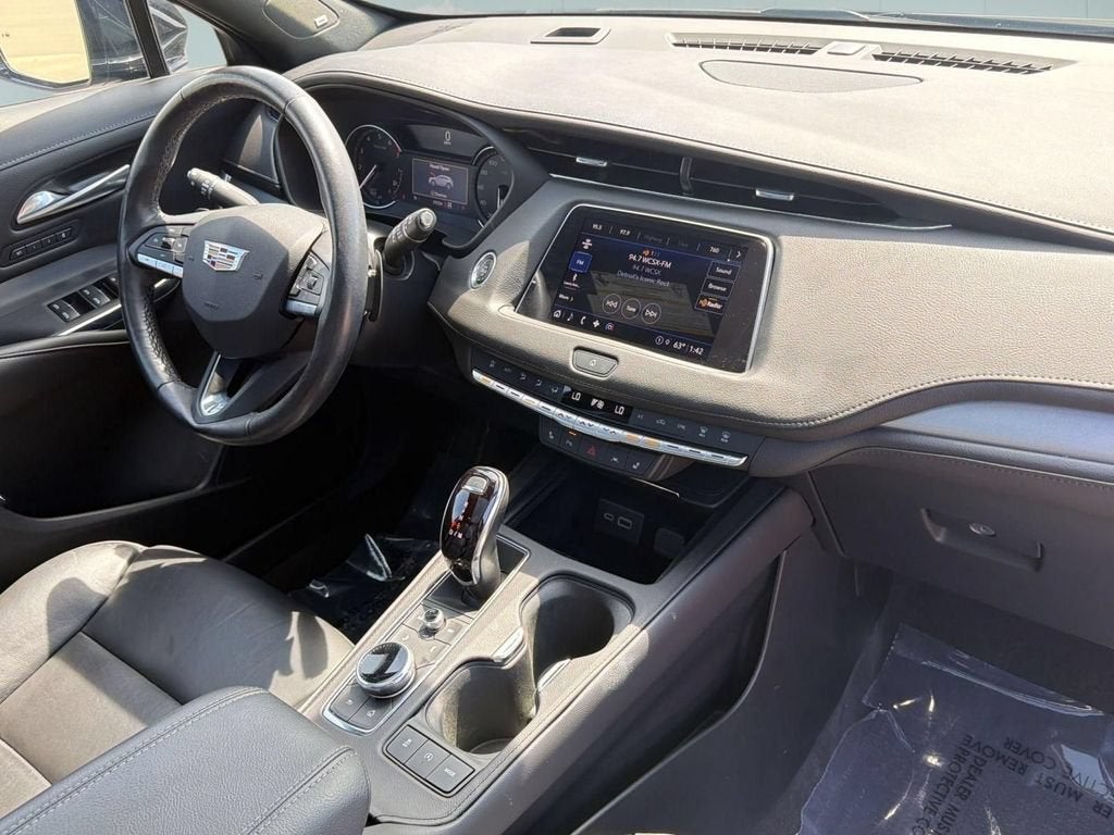 2023 Cadillac XT4 AWD Premium Luxury