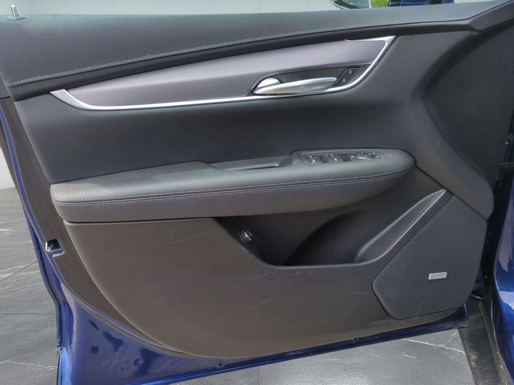2023 Cadillac XT5 Luxury