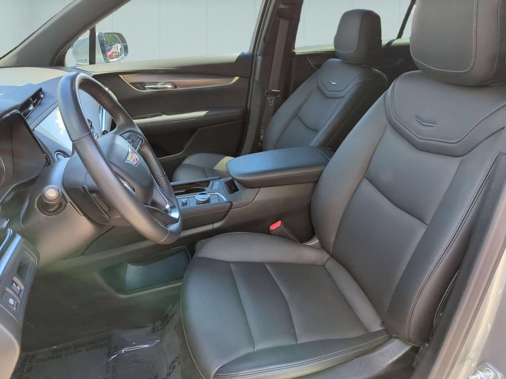 2025 Cadillac XT6 Luxury