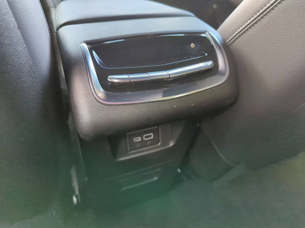 2025 Cadillac XT6 Luxury