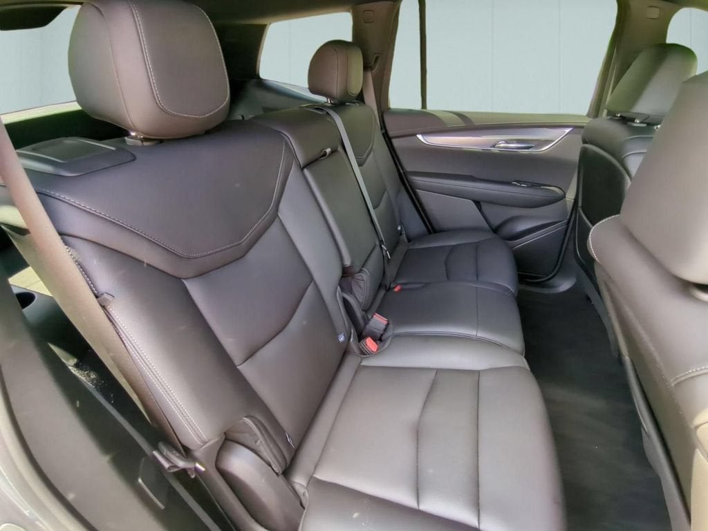 2025 Cadillac XT6 Luxury