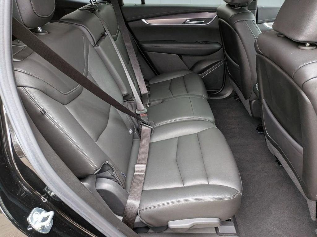 2025 Cadillac XT6 Luxury