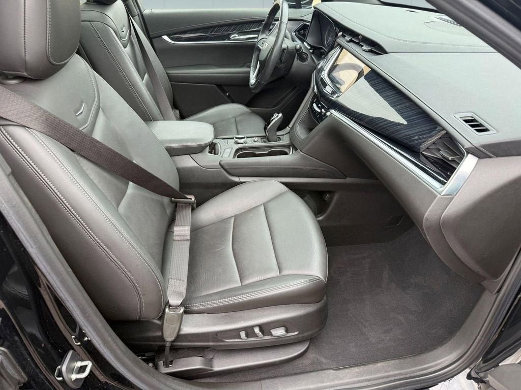 2024 Cadillac XT6 Luxury