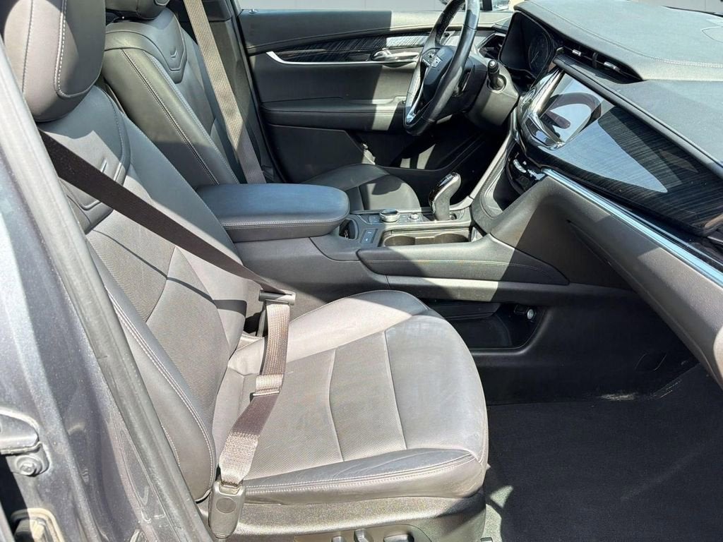 2022 Cadillac XT6 Premium Luxury