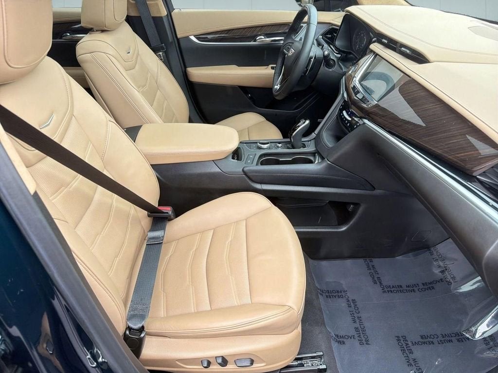 2025 Cadillac XT6 Sport