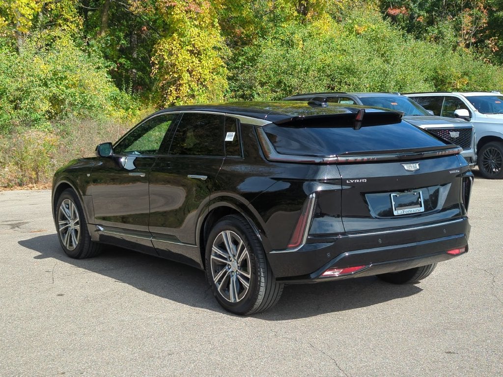 2024 Cadillac LYRIQ Luxury 1
