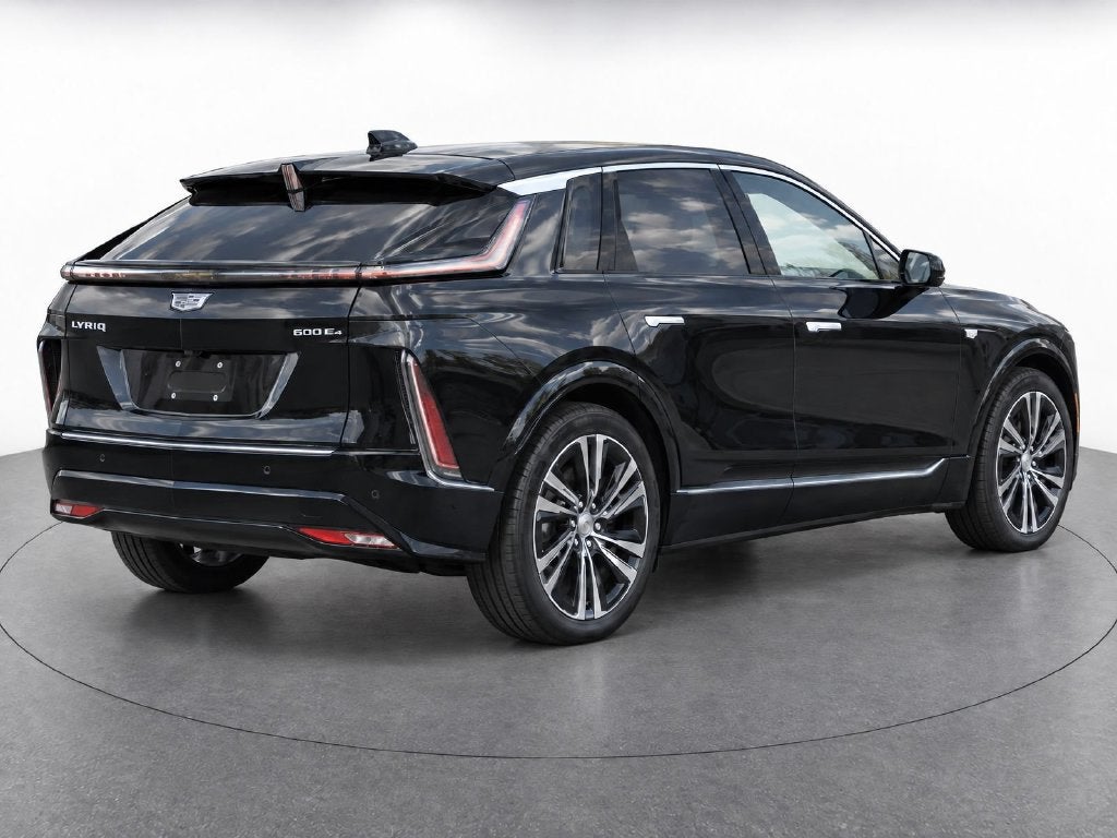 2024 Cadillac LYRIQ Luxury 1