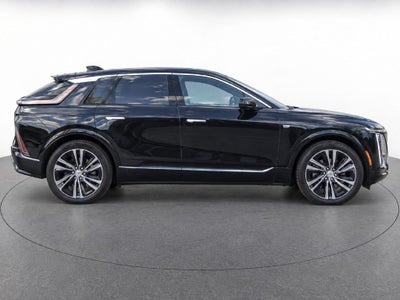 2024 Cadillac LYRIQ Luxury 1