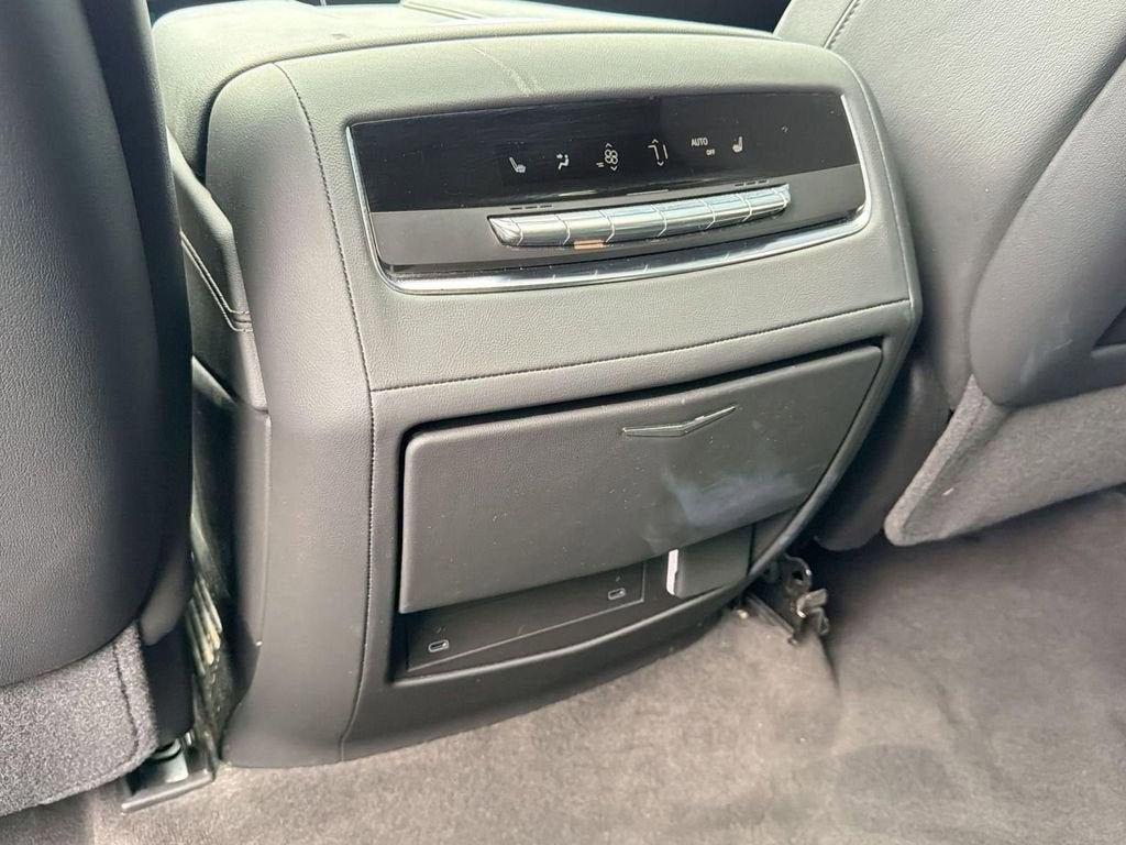 2025 Cadillac Escalade Premium Luxury
