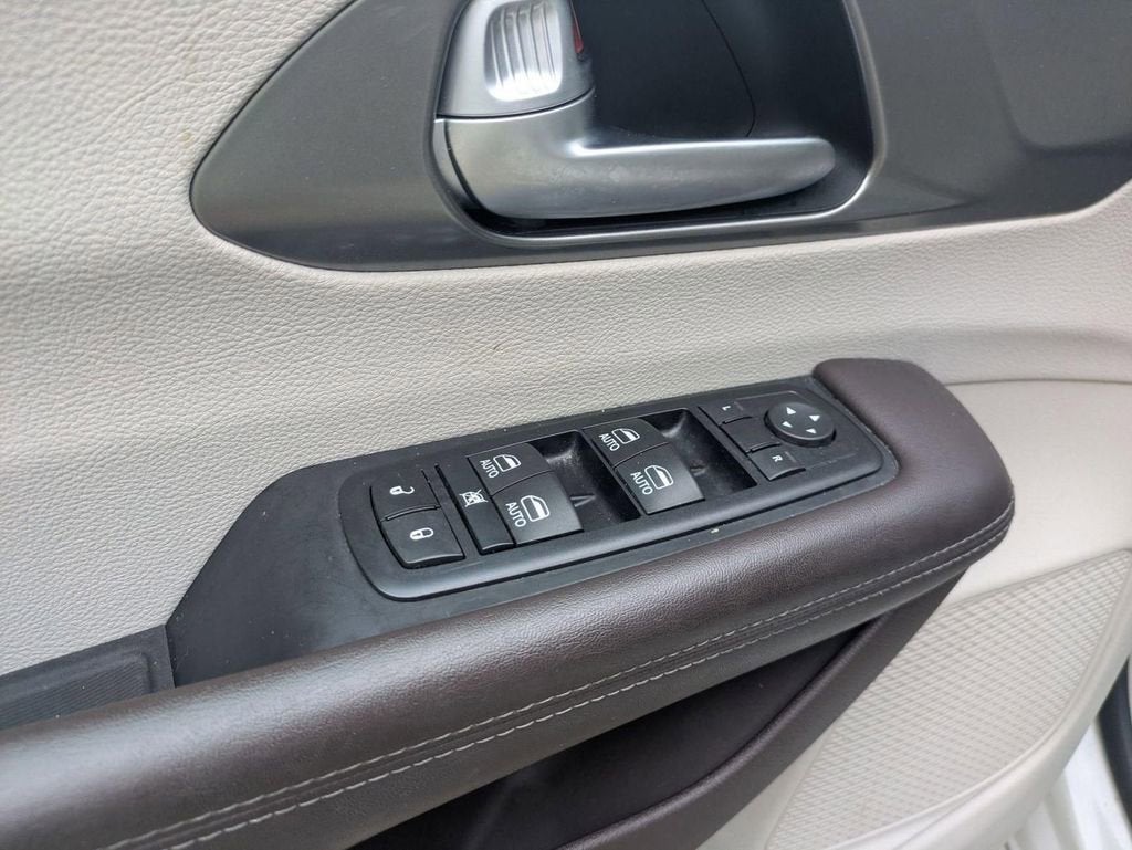 2017 Chrysler Pacifica Touring-L Plus