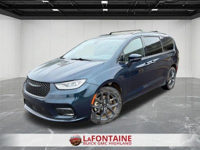 2022 Chrysler Pacifica Limited AWD