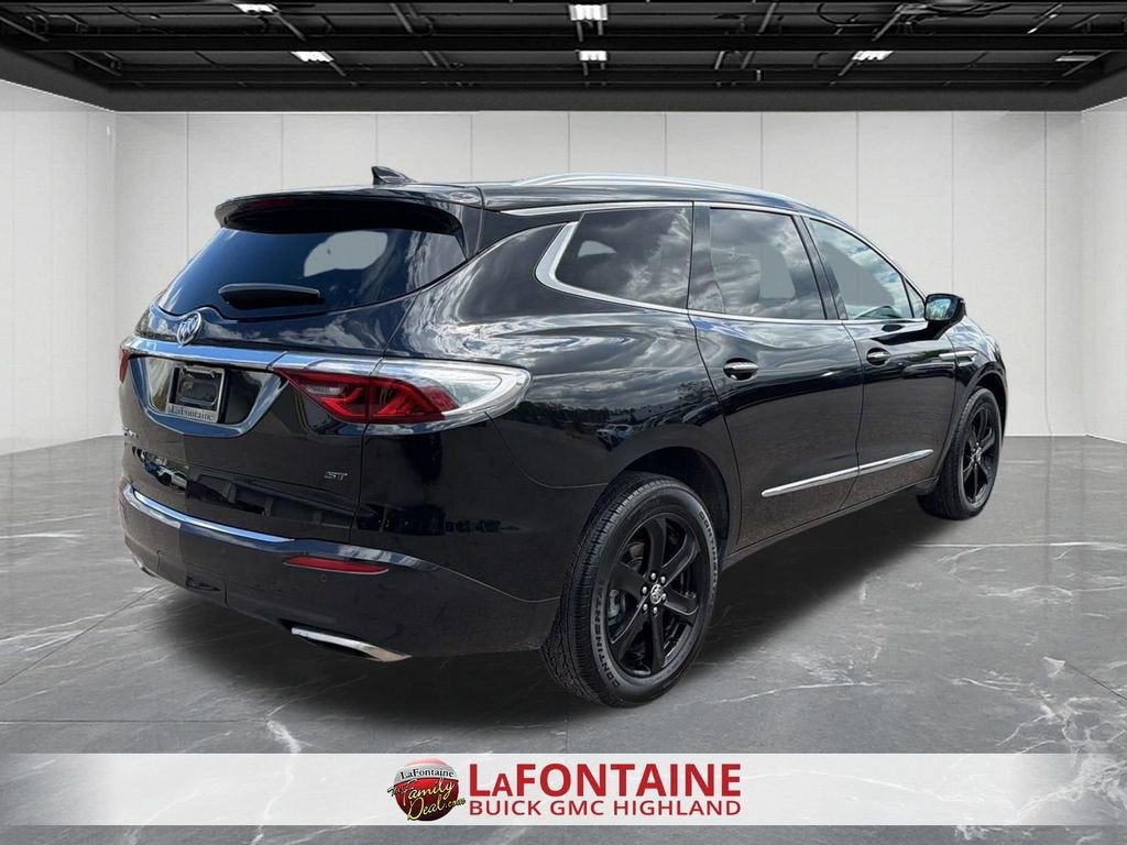 2023 Buick Enclave Essence