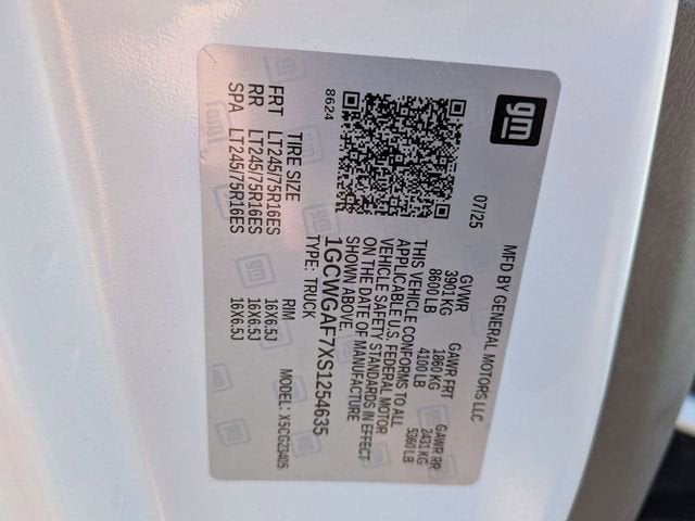 2025 Chevrolet Express Cargo WT