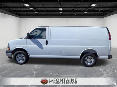 2025 Chevrolet Express Cargo WT