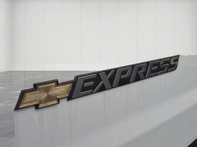 2025 Chevrolet Express Cargo WT