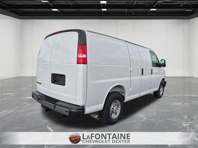 2025 Chevrolet Express Cargo WT