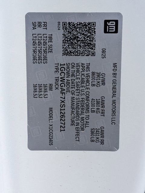 2025 Chevrolet Express Cargo WT