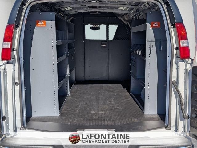 2025 Chevrolet Express Cargo WT