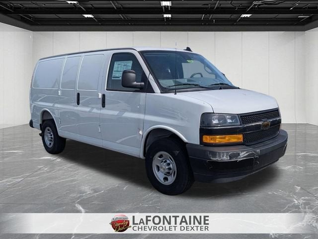 2025 Chevrolet Express Cargo WT