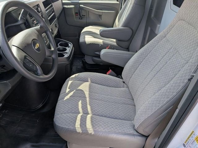 2026 Chevrolet Express Cutaway 3500 1WT