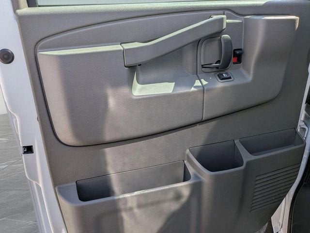 2026 Chevrolet Express Cutaway 3500 1WT