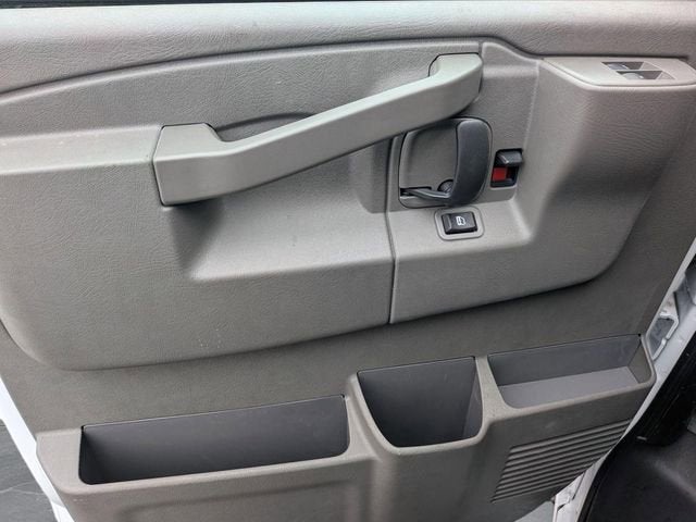 2026 Chevrolet Express Cutaway 3500 1WT